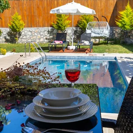 Very Cute Detached In Uezuemlue Village Of Kas *