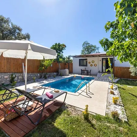Very Cute Detached In Uezuemlue Village Of Kas فيلة Caykoy