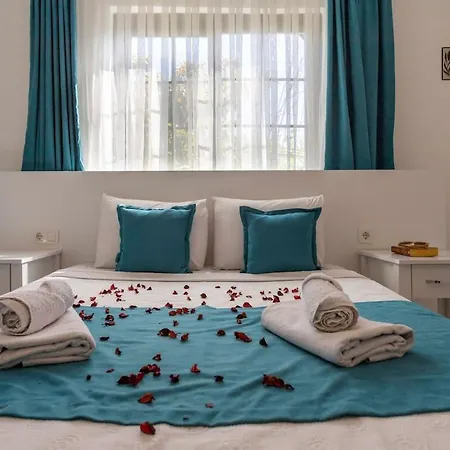 Very Cute Detached In Uezuemlue Village Of Kas فيلة