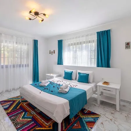 Very Cute Detached In Uezuemlue Village Of Kas فيلة Caykoy